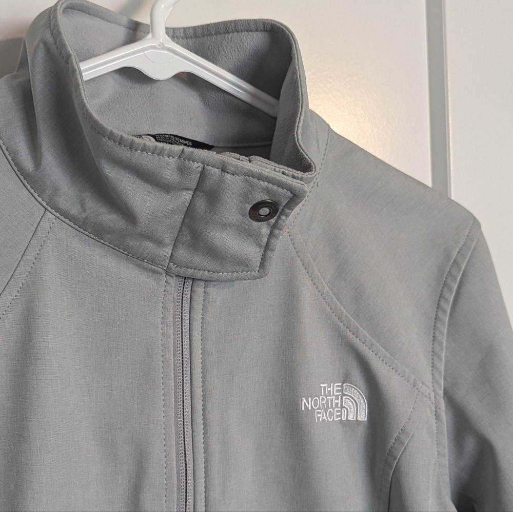 North Face Calentito Windwall Grey Jacket sz M - Picture 3 of 7